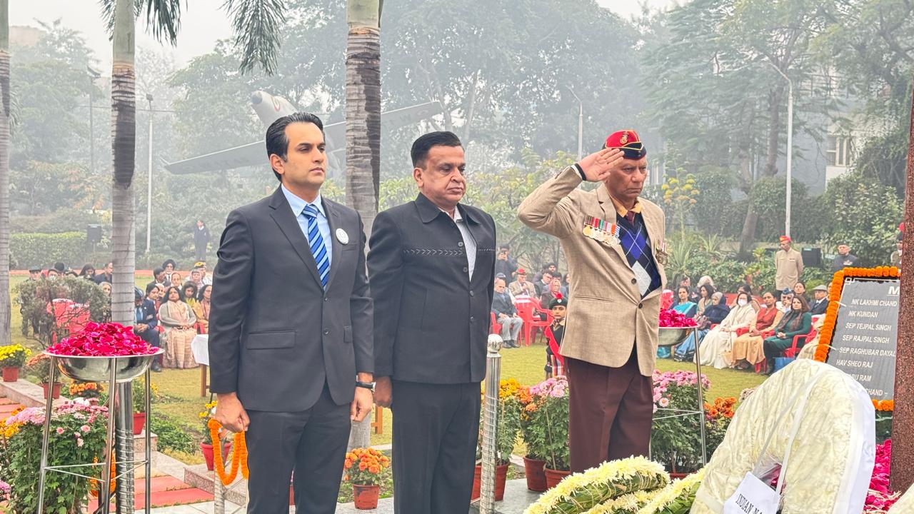 Puneesh ,Elder Brother of Martyr Flt.Lt.Maheesh Trikha went to lay the wreath at the Noida Shaheed Samarak on the occasion of Vijay Diwas on the 20 December 2025 from 1000 -1130 hrs.Dear Rupesh Trikha also witnessed the wreath laying ceremony but from the spectators gallery.